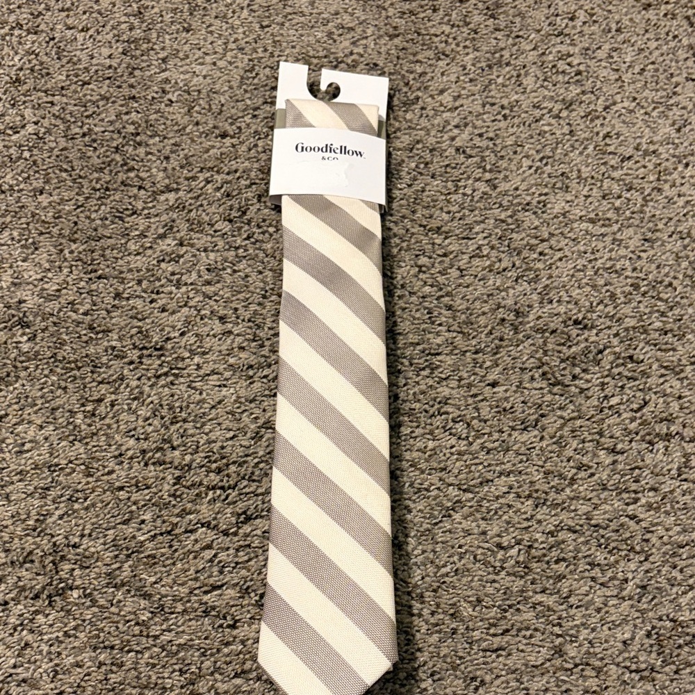 Goodfellow & Co Beige and Cream Diagonal Stripe Tie